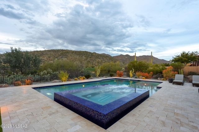 6067 W Seven Saguaros Circle, Marana, AZ 85658