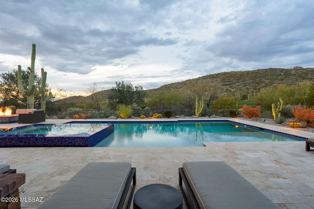 6067 W Seven Saguaros Circle, Marana, AZ 85658