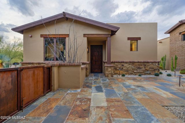 6067 W Seven Saguaros Circle, Marana, AZ 85658