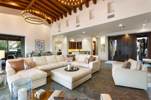 6067 W Seven Saguaros Circle, Marana, AZ 85658