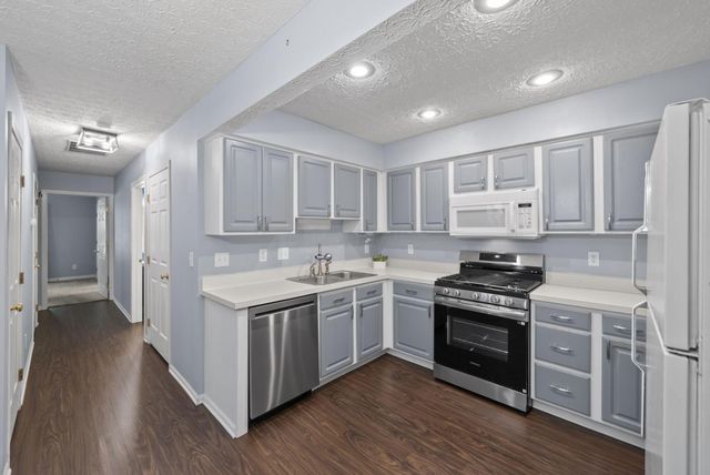 6183 Glenvillage Drive, Dublin, OH 43016
