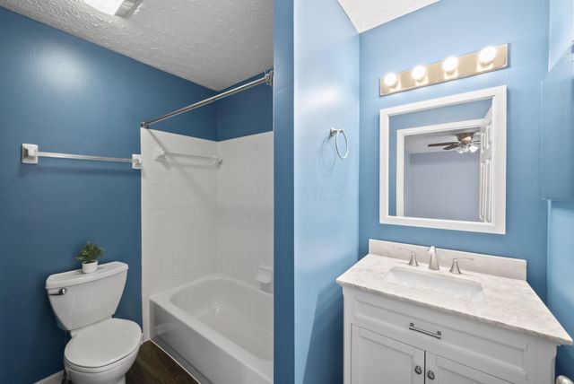 6183 Glenvillage Drive, Dublin, OH 43016