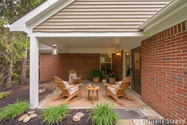 6183 Glenvillage Drive, Dublin, OH 43016