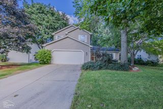 1021 Blue Ridge Parkway, Algonquin, IL 60102