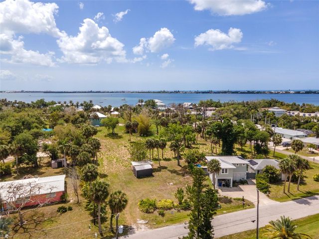 W COWLES STREET, Englewood, FL 34223