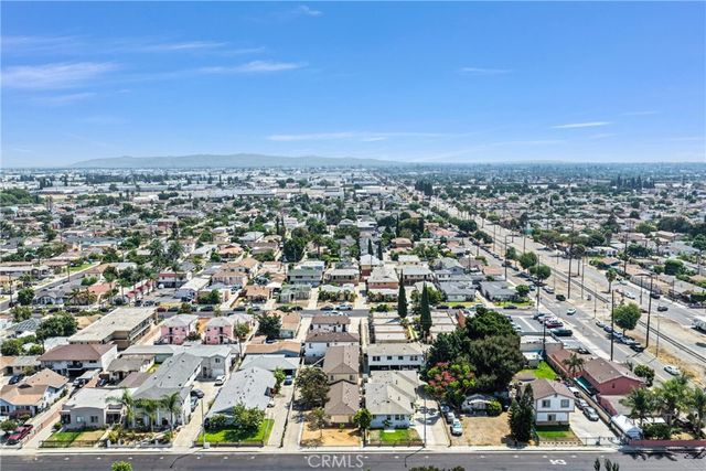 6142 Vinevale, Maywood, CA 90270