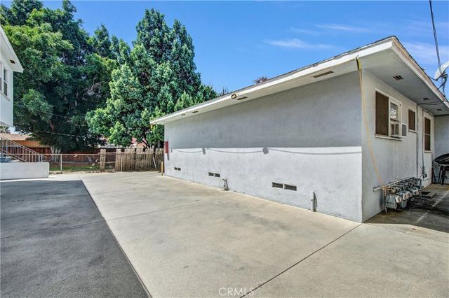 6142 Vinevale, Maywood, CA 90270