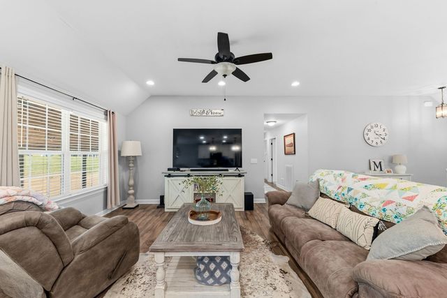 3036 Valley Creek Rd, Culleoka, TN 38451