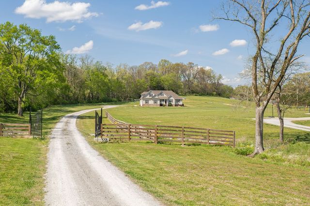 3036 Valley Creek Rd, Culleoka, TN 38451