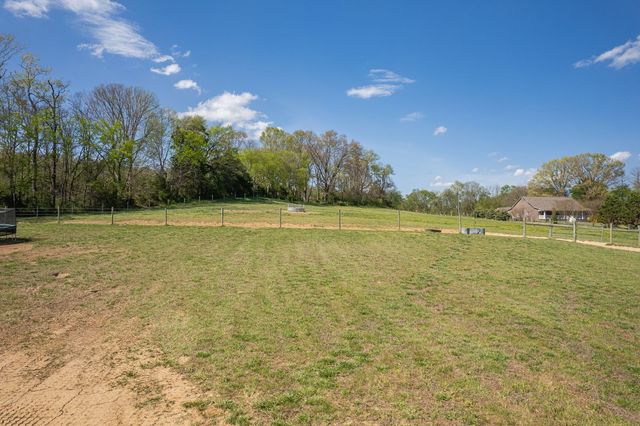3036 Valley Creek Rd, Culleoka, TN 38451