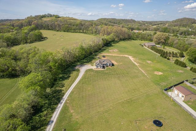 3036 Valley Creek Rd, Culleoka, TN 38451