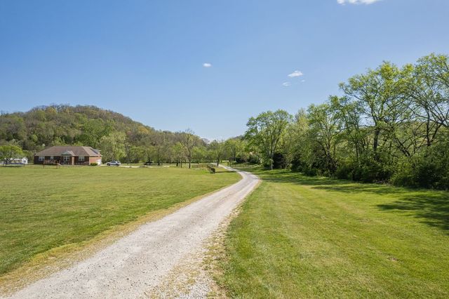 3036 Valley Creek Rd, Culleoka, TN 38451