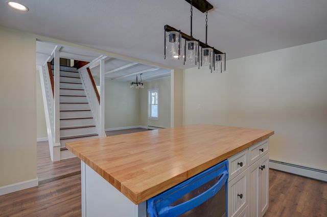 215 Hillside Avenue, Conway, NH 03818