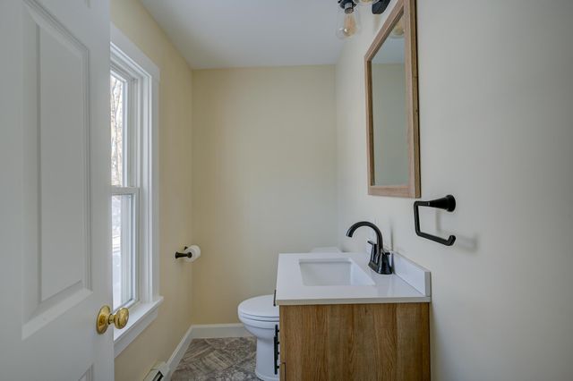 215 Hillside Avenue, Conway, NH 03818