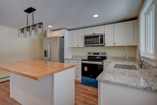 215 Hillside Avenue, Conway, NH 03818