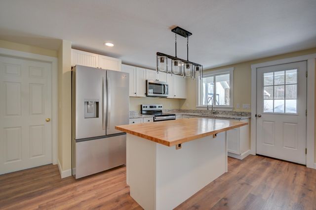 215 Hillside Avenue, Conway, NH 03818