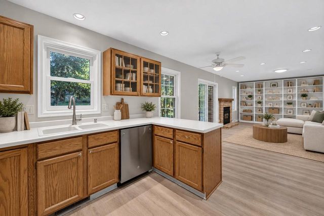 9 Court Of Brixham, Madison, WI 53705