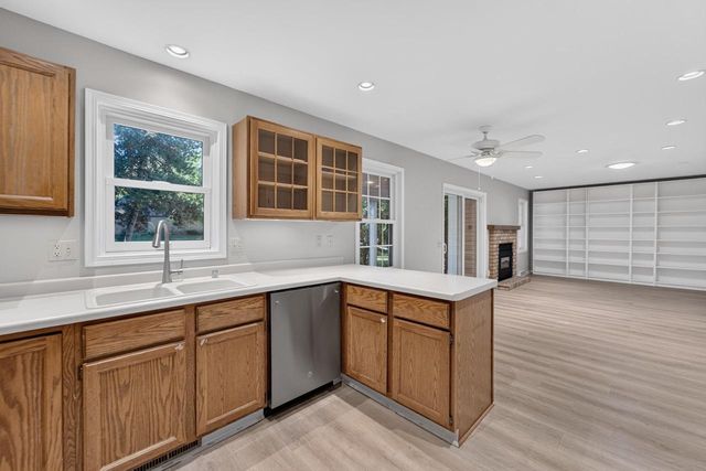 9 Court Of Brixham, Madison, WI 53705