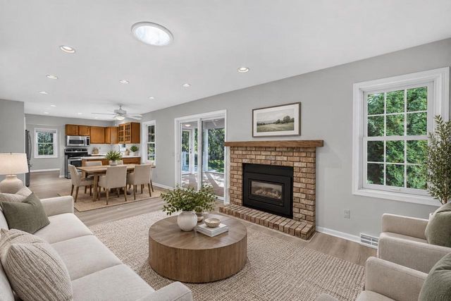 9 Court Of Brixham, Madison, WI 53705
