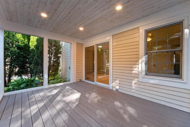 9 Court Of Brixham, Madison, WI 53705