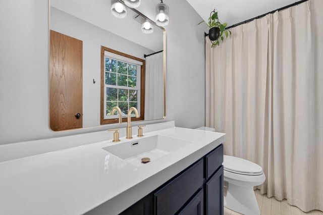 9 Court Of Brixham, Madison, WI 53705