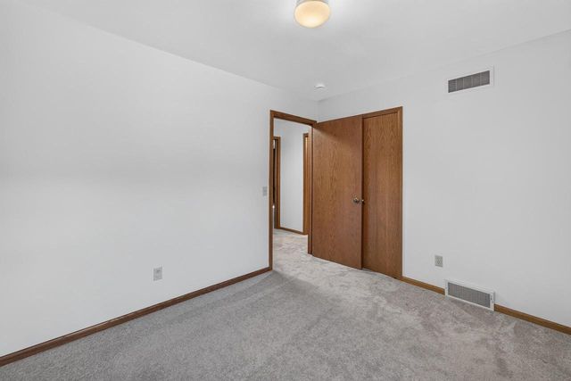 9 Court Of Brixham, Madison, WI 53705