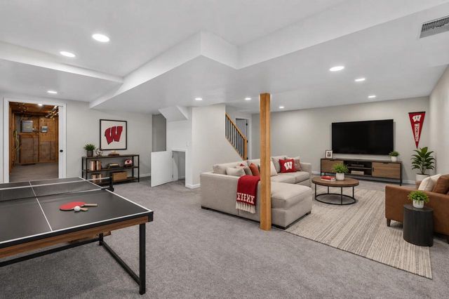 9 Court Of Brixham, Madison, WI 53705