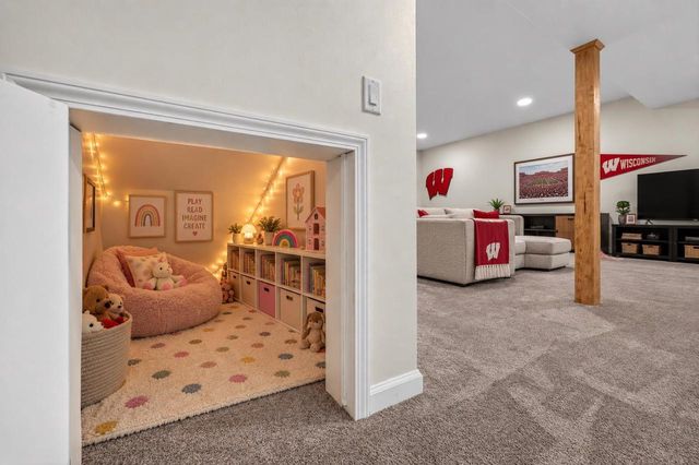9 Court Of Brixham, Madison, WI 53705