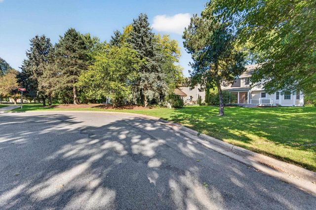 9 Court Of Brixham, Madison, WI 53705