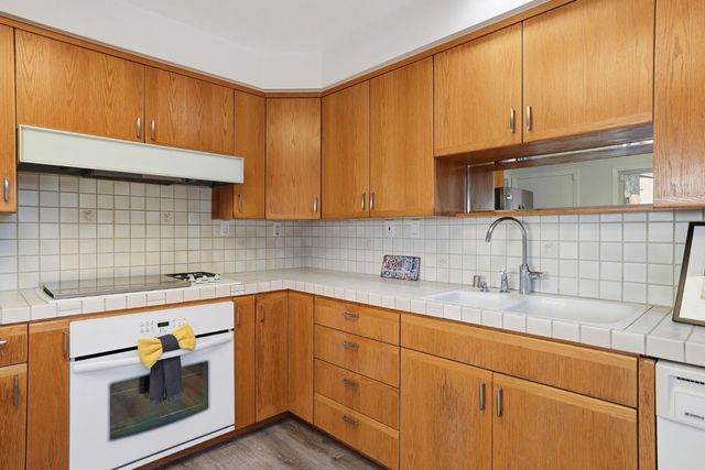 1332 62nd St, Sacramento, CA 95819