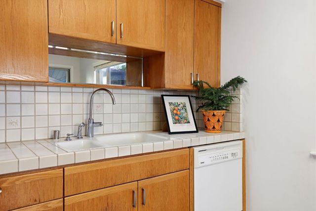 1332 62nd St, Sacramento, CA 95819