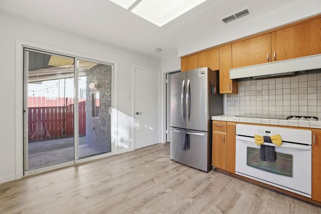 1332 62nd St, Sacramento, CA 95819