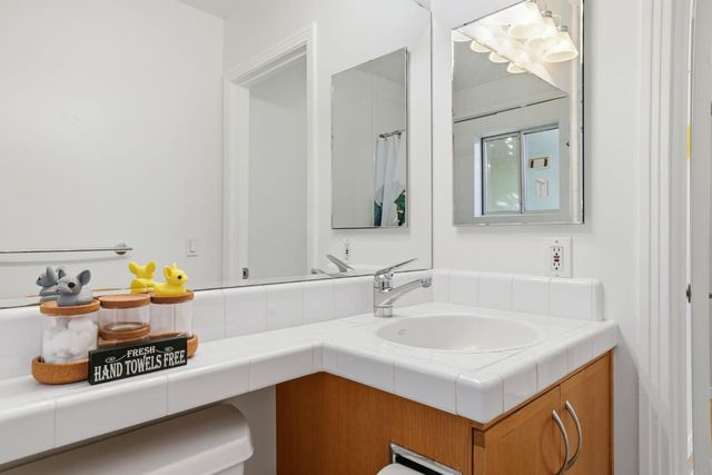 1332 62nd St, Sacramento, CA 95819