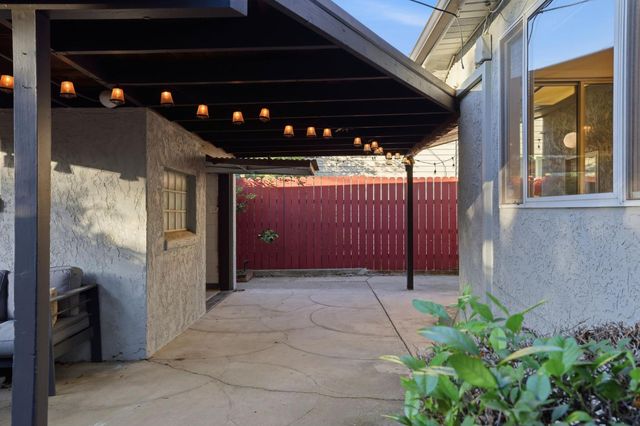 1332 62nd St, Sacramento, CA 95819