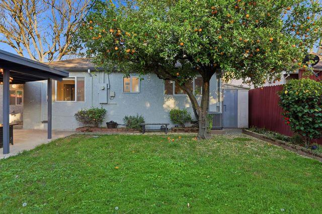 1332 62nd St, Sacramento, CA 95819