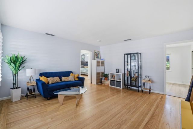 1332 62nd St, Sacramento, CA 95819