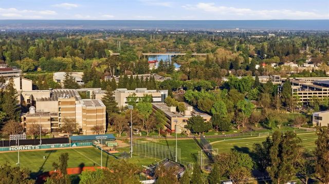 1332 62nd St, Sacramento, CA 95819