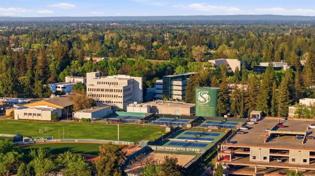 1332 62nd St, Sacramento, CA 95819