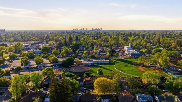 1332 62nd St, Sacramento, CA 95819