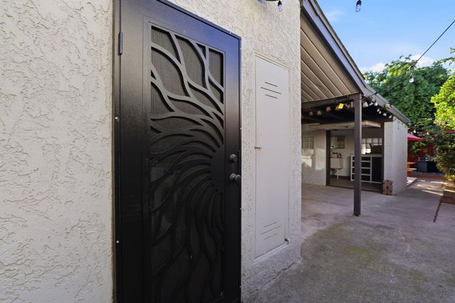 1332 62nd St, Sacramento, CA 95819