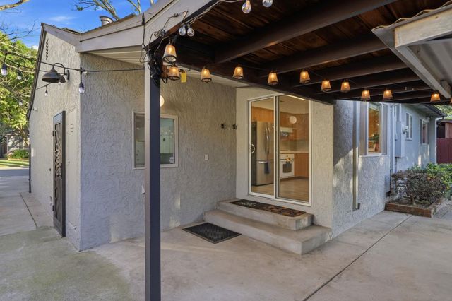 1332 62nd St, Sacramento, CA 95819