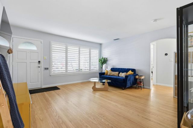 1332 62nd St, Sacramento, CA 95819