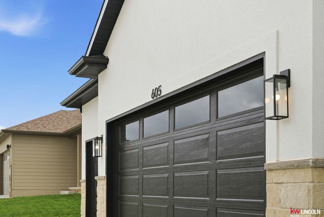 605 N 108 Street, Lincoln, NE 68527