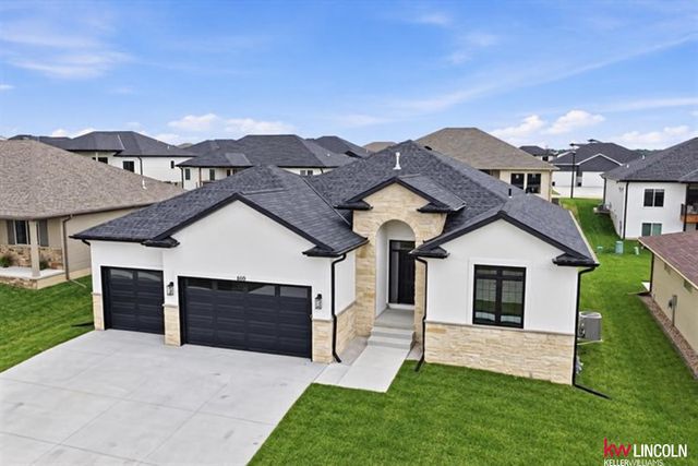 605 N 108 Street, Lincoln, NE 68527