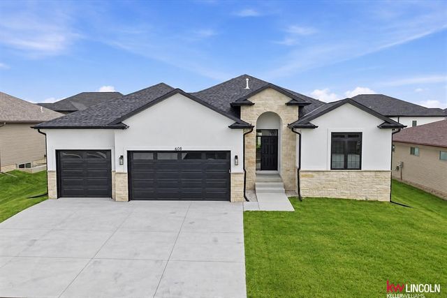 605 N 108 Street, Lincoln, NE 68527