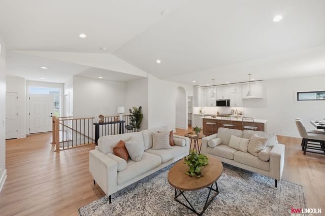 605 N 108 Street, Lincoln, NE 68527