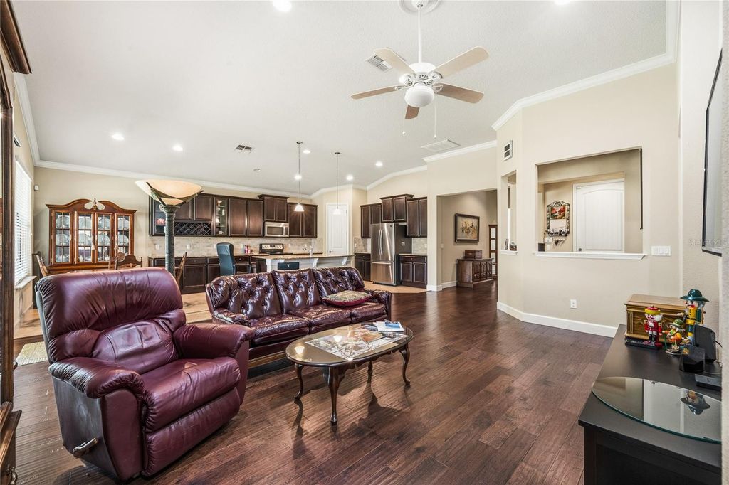 Image 15 of property listing at 7174 BEEK STREET, Windermere, FL 34786