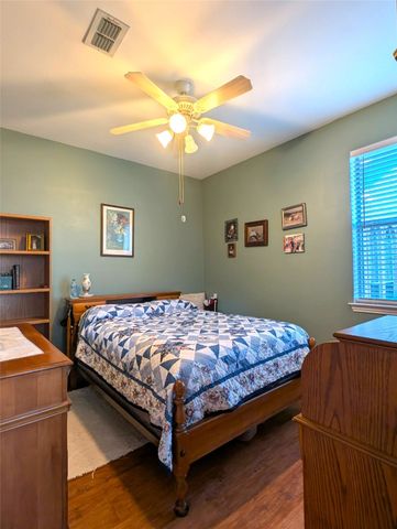 3404 Austin Street, Gainesville, TX 76240