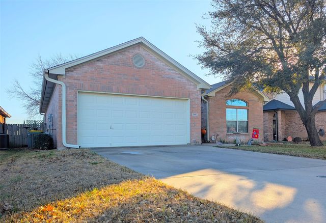 3404 Austin Street, Gainesville, TX 76240