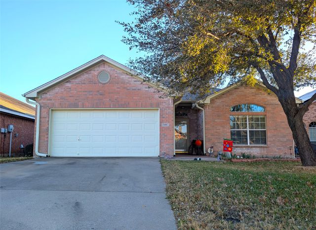 3404 Austin Street, Gainesville, TX 76240